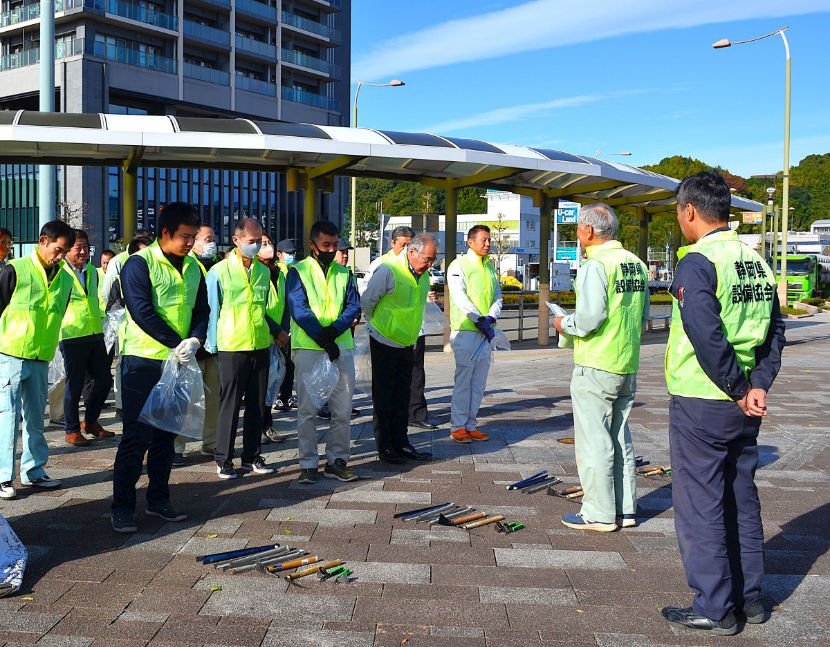 第4回 国道1号東静岡駅周辺清掃活動